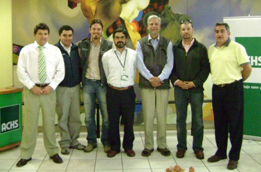 En foto de izquierda a derecha (Alejandro Ibacache Sub-Gerente ACHS La  Serena, Cristian Arenas  Prevención de Riesgos Talcuna, Álvaro Cerda  Prevención de Riesgos Talcuna, Patricio Montenegro Experto ACHS, Alejandro Arón Medio Ambiente CMSG, Richard Bórquez Prevención de Riesgos Lambert, Carlos Vasquez Gerente Prevención CMSG.)