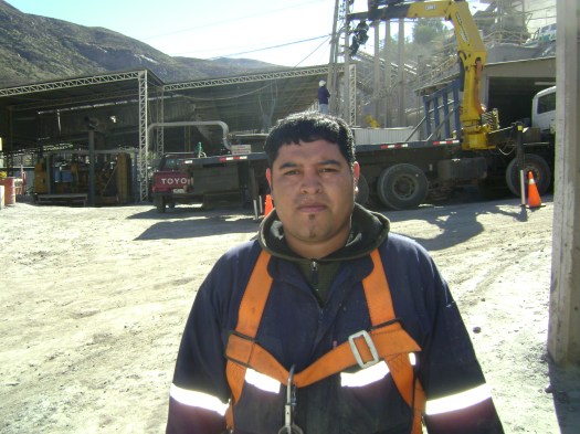 Me gusta el deporte y salir con mi familia.